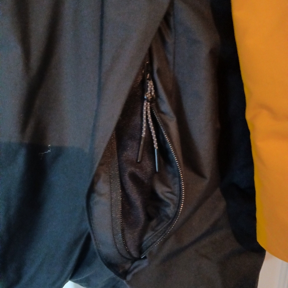 NIKE winter Pittsburgh Pirates parka. - Picture 7 of 7